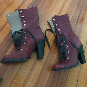 Dolce and Gabbana size 9 boots